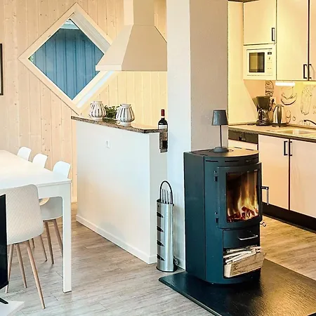 Three-bedroom In 7 Holiday home *
