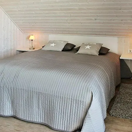 Three-bedroom In 7
