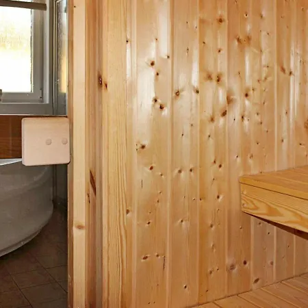 Three-bedroom In 7